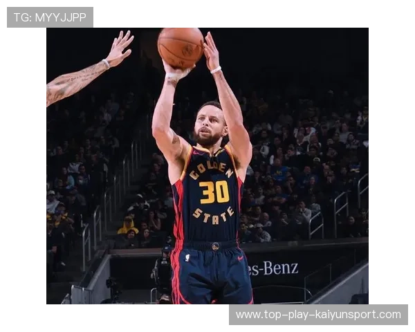 NBA勇士库里切入反跑接球上篮得分：极致控锋背后的训练秘密